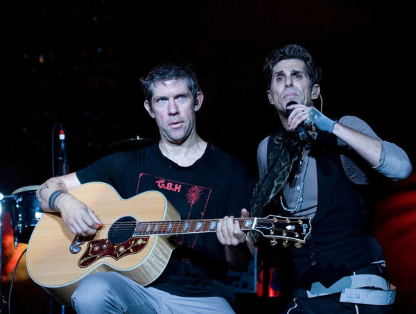 Eric_Avery_and_Perry Farrell