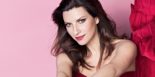 Laura Pausini Sanremo 2018 ospite Finale VIDEO